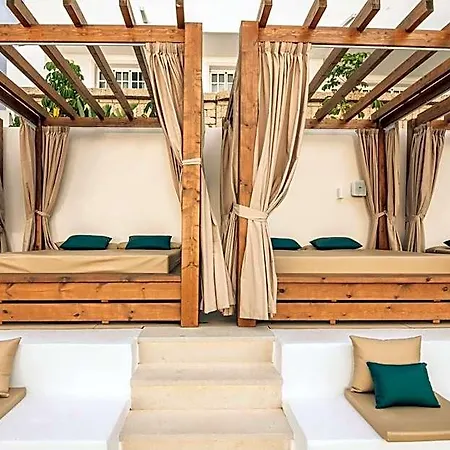 Estefania Boutique 4* 阿罗纳