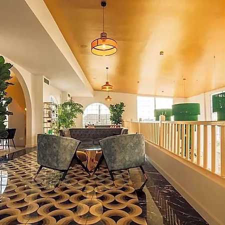 Estefania Boutique 4* 阿罗纳